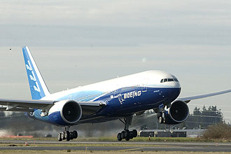Companhias aéreas têm de criar sistema a bordo que conecte celular a rede em terra por meio de satélite