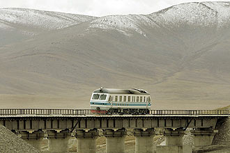 Linha que interliga a Provncia de Qinghai ao Tibete est ameaada pelo aquecimento global, informaram autoridades chinesas