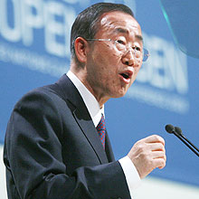 Ban Ki-moon em discurso na conferncia de Copenhague durante esta tera-feira (15)
