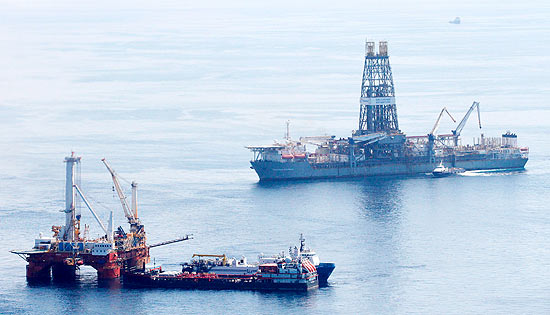 Governo dos EUA entra com ao judicial contra a BP e mais oito empresas envolvidas no vazamento de petrleo