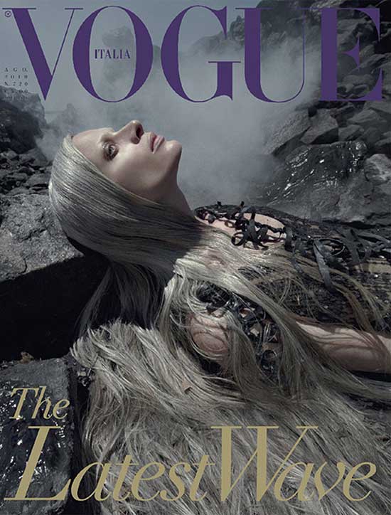 Capa de agosto da revista "Vogue" italiana, com modelo em cenrio de vazamento de petrleo