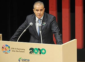 Secretrio-executivo Ahmed Djoghlaf na abertura da conferncia sobre a diversidade global, que encerra dia 29