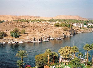 Nilo tem altas concentrações de bactérias fecais que saem dos banheiros dos navios diretamente para água do rio
