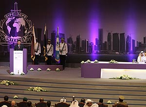 Cerca de mil policiais e delegados de 188 pases esto reunidos em Doha, no Catar, em assembleia-geral da Interpol