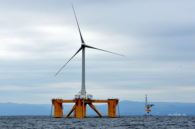  procura de alternativas, o Japo est ancorando turbinas elicas em guas profundas