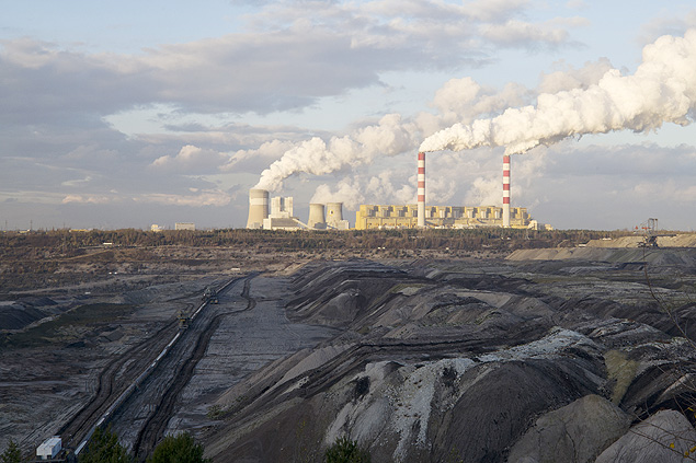 Belchatow tem a maior usina movida a carvo na Europa; seis das dez cidades europeias com maiores nveis de poluio esto no pas