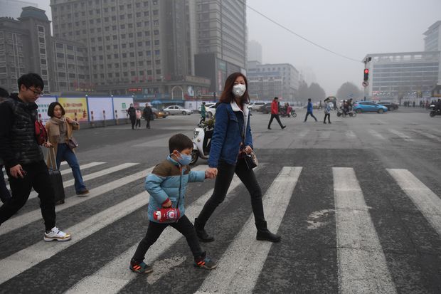 Poluição em Shijiazhuang, na província chinesa de Hebei