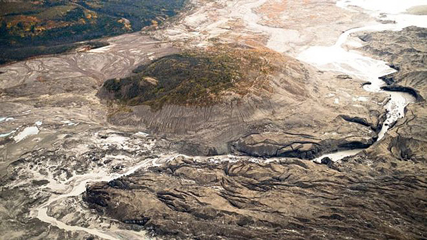 Kaskawulsh  uma das maiores geleiras do rio Yukn no Canad 