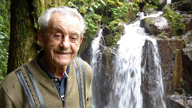Prestes a completar 84 anos, Antonio Vicente orgulha-se de ter plantado a prpria floresta