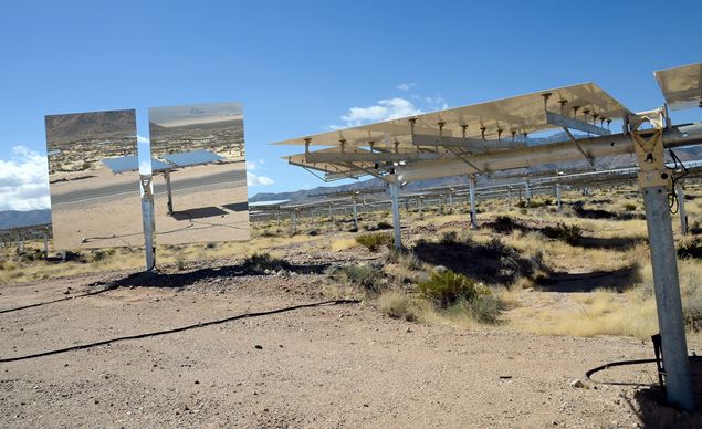 Painel fotovoltaico - que converte energia solar em energia eltrica, na Califrnia (EUA)
