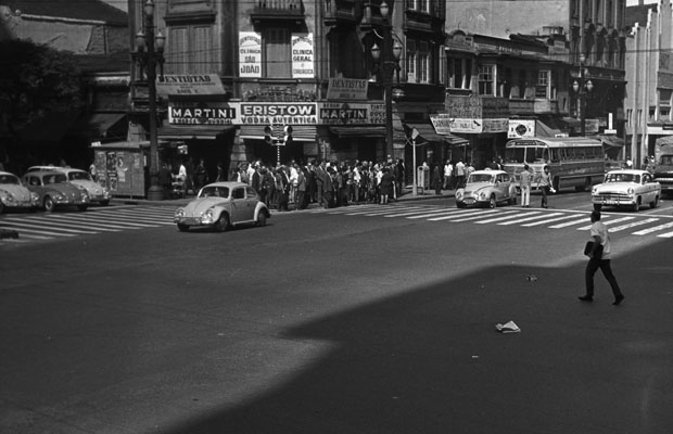 SO PAULO, SP, BRASIL, 00-02-1968: Vista dos cruzamento das avenidas So Joo com Ipiranga, em So Paulo (SP). (Foto: Acervo UH/Folhapress)