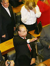 Paulo Maluf faz juramento durante posse na Cmara