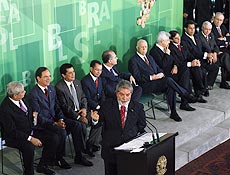 Lula empossa Alfredo Nascimento, Carlos Lupi, Miguel Jorge, Luiz Marinho e Franklin Martins 