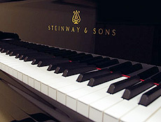 Piano Steinway, um dos melhores do mundo, usado na gravao do CD do nncio