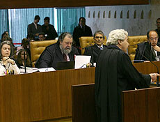 Ministros do STF acompanham defesa de Paulo Brossard pela defesa da fidelidade partidária