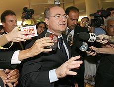 Renan se licencia da presidncia do Senado aps enfrentar cinco meses de denncias