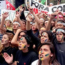 Estudantes saram s ruas em 1992 paea pedir o impeachment de Fernando Collor