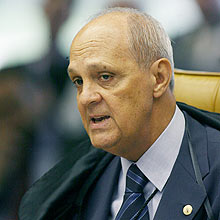 Ministro Carlos Alberto Direito, que morreu aos 66 anos em decorrncia de cncer