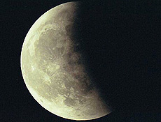 Eclipse lunar foi transmitido ao vivo pela Internet e pode ser visto ao redor do mundo