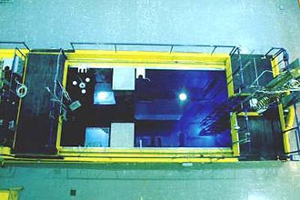 Piscina do reator, que ainda hoje está em pleno funcionamento para produção elementos químicos radioativos empregados na medicina