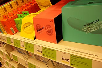 Conjunto Trust in Lust é vendido em farmácias estatais da Suécia; para a empresa, preços altos afastam público mais jovem