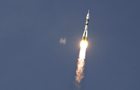 Soyuz FG parte com nave no Cazaquisto; astronautas faro parte de tripulao da ISS