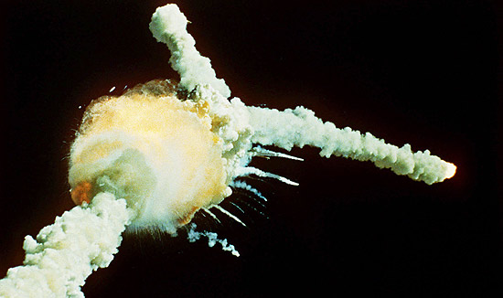 nibus espacial Challenger explode 73 segundos aps deixar o Kennedy Space Center, na Flrida