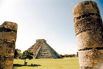 El Castillo, pirmide central de Chichen Itz (Mxico), pode ter sido um "instrumento musical" da civilizao maia