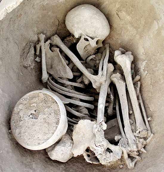 Restos humanos do stio arqueolgico espanhol, no qual havia uma cidade da Idade do Bronze (3.500 a.C)