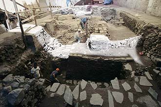 Templo dedicado a Ehecatl (Deus do vento) foi encontrado debaixo de um estacionamento no centro histrico do Mxico