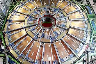Grande Colisor de Hádrons (LHC), acelerador de partículas do Laboratório Europeu de Física Nuclear (Cern), entre Suíça e França