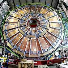 O Grande Colisor de Hádrons onde foi realizado o estudo sobre neutrinos