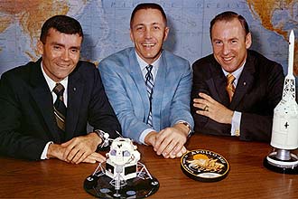 Astronautas da missão Apollo 13, que partiu em 1970 mas não conseguiu chegar à Lua: Fred Haise, John Swigert e James Lovell