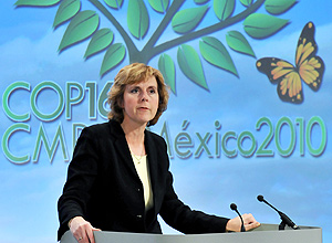 Comissria da Unio Europeia para Aes Climticas, Connie Hedegaard discursa na abertura da COP-16, em Cancn