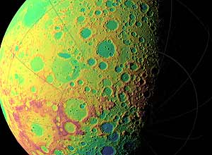 Sonda da Nasa irá fazer mapas dos terrenos e crateras da Lua; tom em vermelho indica as áreas mais elevadas