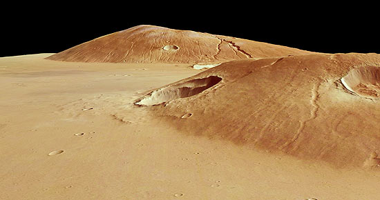 Ceraunius Tholus e Uranius Tholus em perspectiva; os dois vulcões estão localizados ao norte de Marte