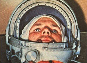 Cosmonauta Yuri Gagrin dentro da cpsula de comando da nave Vostok 1