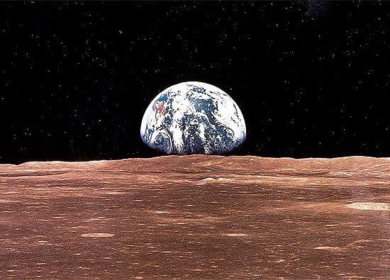 Terra fotografada da Lua durante a missão tripulada apollo 11, a primeira a pousar no satélite natural da Terra