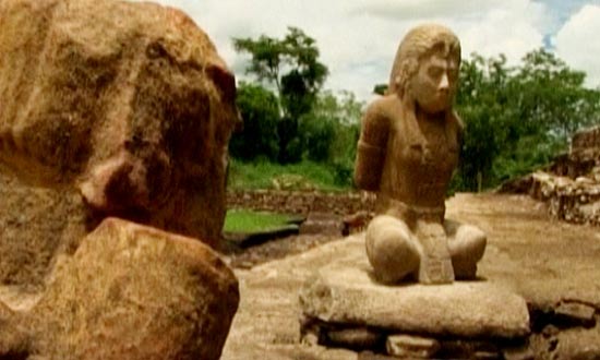 Cidade onde esculturas foram encontradas estaria em guerra com território atual em Honduras 