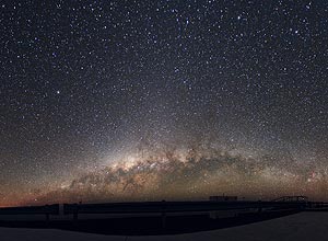 Espetacular vista da Via Láctea no Observatório Europeu do Sul, no Chile. Crédito: Yuri Beletsky/ESO.