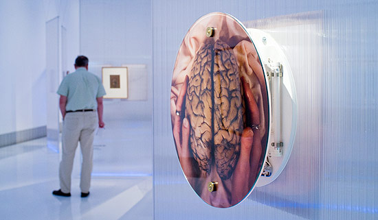 Obra "Autorretrato", criada por Helen Chadwick, que integra exposição alemã sobre a mente e o cérebro