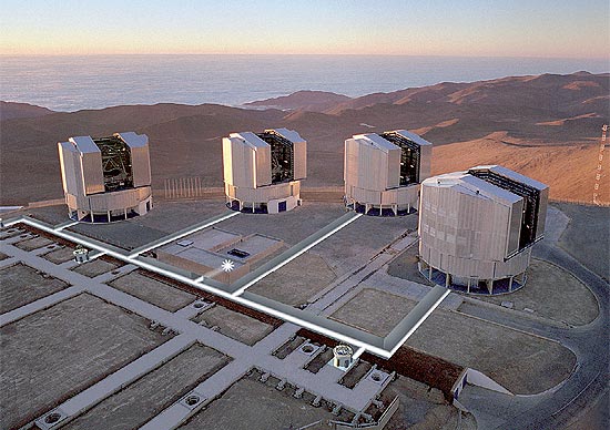 Vista area do sistema de telescpios VLT, que pertencem ao ESO (Observatrio Europeu do Sul), no Chile