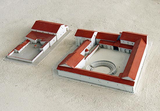 Modelo de como seria a escola de gladiadores que se encontra enterrada em um sítio arqueológico na Áustria