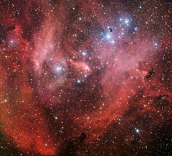 A nebulosa Lambda Centauri é uma nuvem de hidrogênio brilhante e de estrelas recém-nascidas