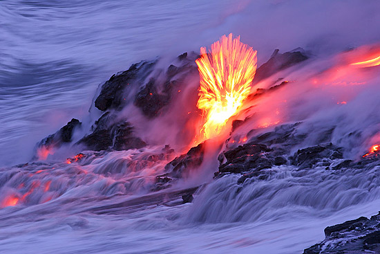 Casal de fotógrafos registra erupções vulcânicas pelo mundo e coleta dados; veja galeria de fotos