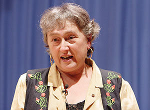 Lynn Margulis em foto durante uma conferência na Espanha, em 2005; a pesquisadora faleceu na terça-feira (22)