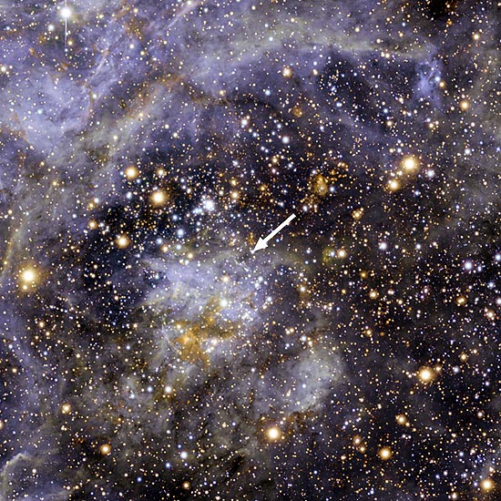 Foto feita pelo ESO mostra estrela que gira a uma velocidade maior que o Sol; ela fica na Nebulosa da Tarântula
