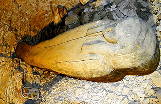 Caixão da cantora Nehmet Bastet foi encontrado intacto no Vale dos Reis, em Luxor, no Egito