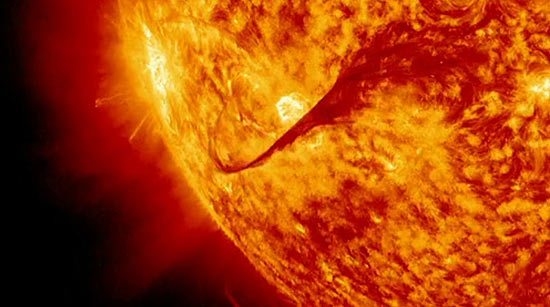 Imagens da Nasa captam forte exploso solar 