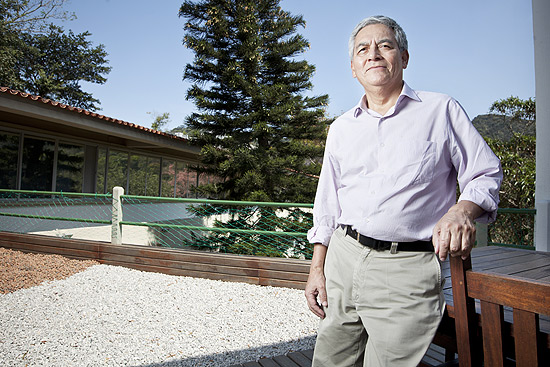Cesar Camacho, 69, diretor do IMPA (Instituto Nacional de Matemtica Pura e Aplicada), na sede da instituio, no Rio de Janeiro